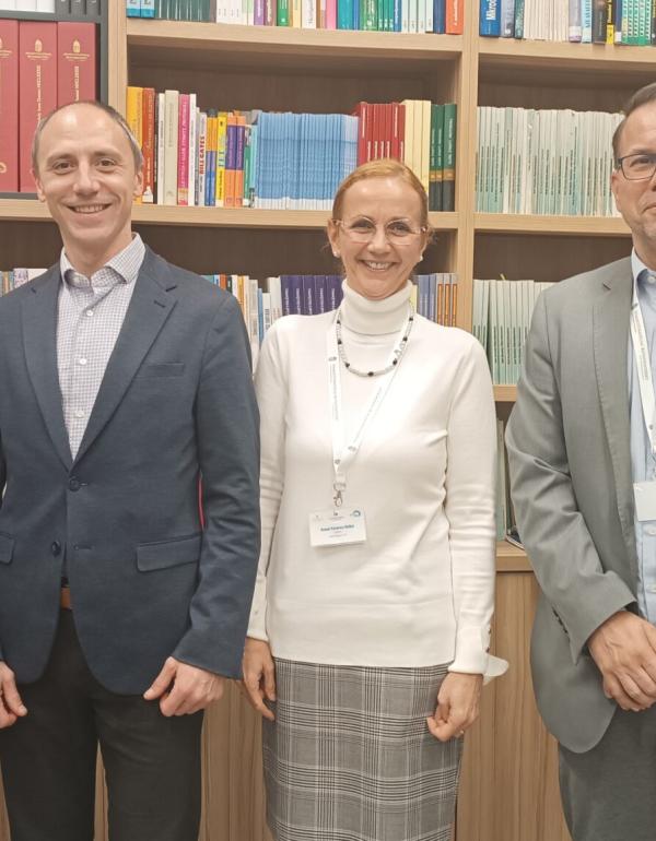 Kép forrása: https://www.hungarianconservative.com/articles/diaspora/hungarian-communities-nski-conference/