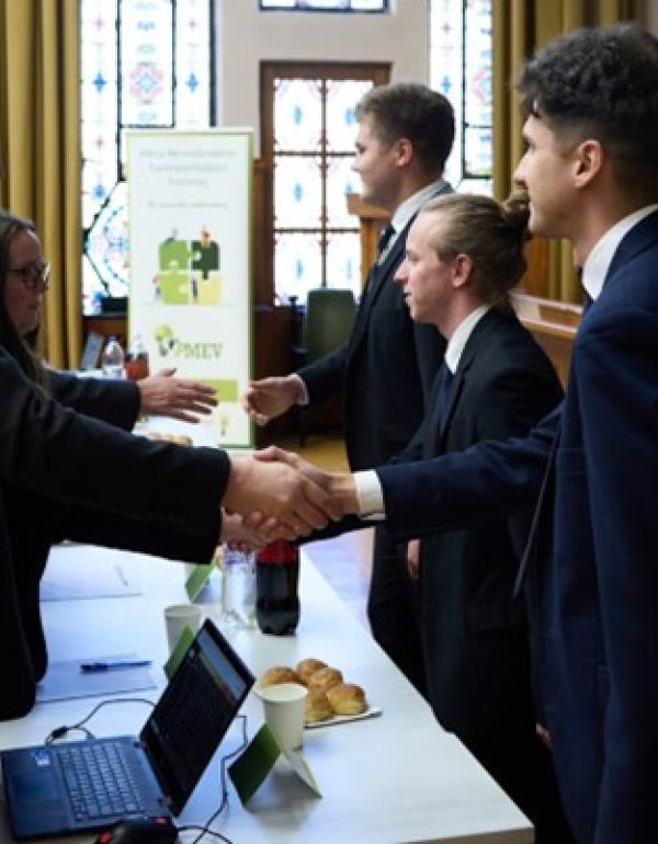Pécsi Menedzsment Esettanulmányi Verseny 2025 fotója